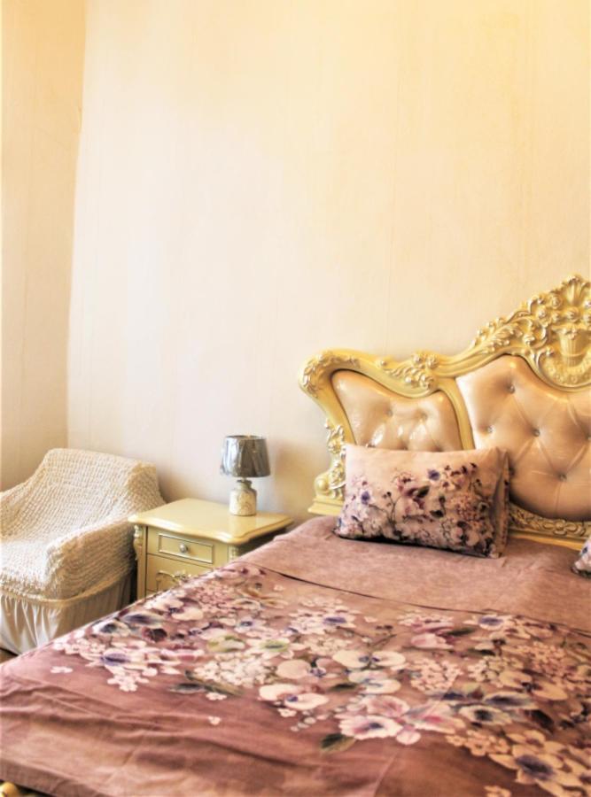 Guesthouse Medea On Pushkini 4 库塔伊西 外观 照片