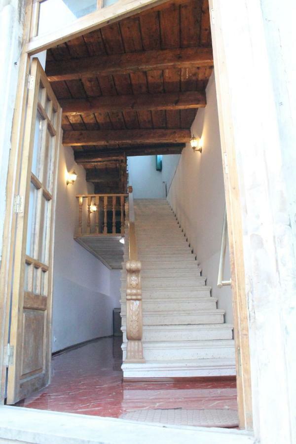Guesthouse Medea On Pushkini 4 库塔伊西 外观 照片